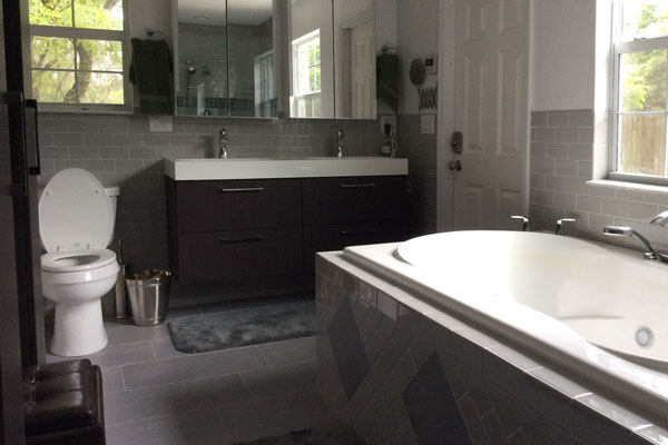 Deland Plumber creates 4-piece master bedroom bathroom or ensuite
